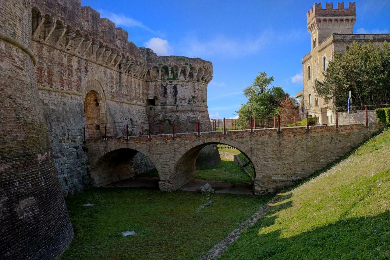 Cheap Apartment In The Old Village Colle Val D'Elsa Exterior photo